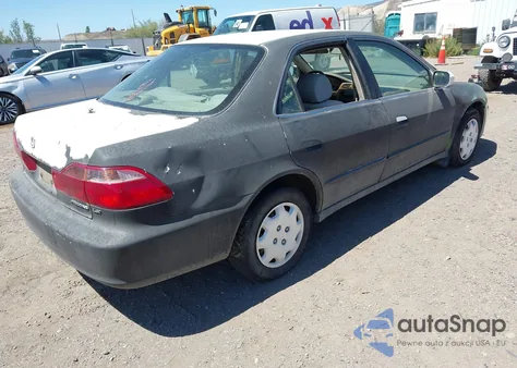 1998 Honda Accord Lx из США, поврежденный, VIN 1HGCG5643WA186587